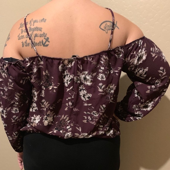 Off the shoulder purple top - Picture 4 of 5